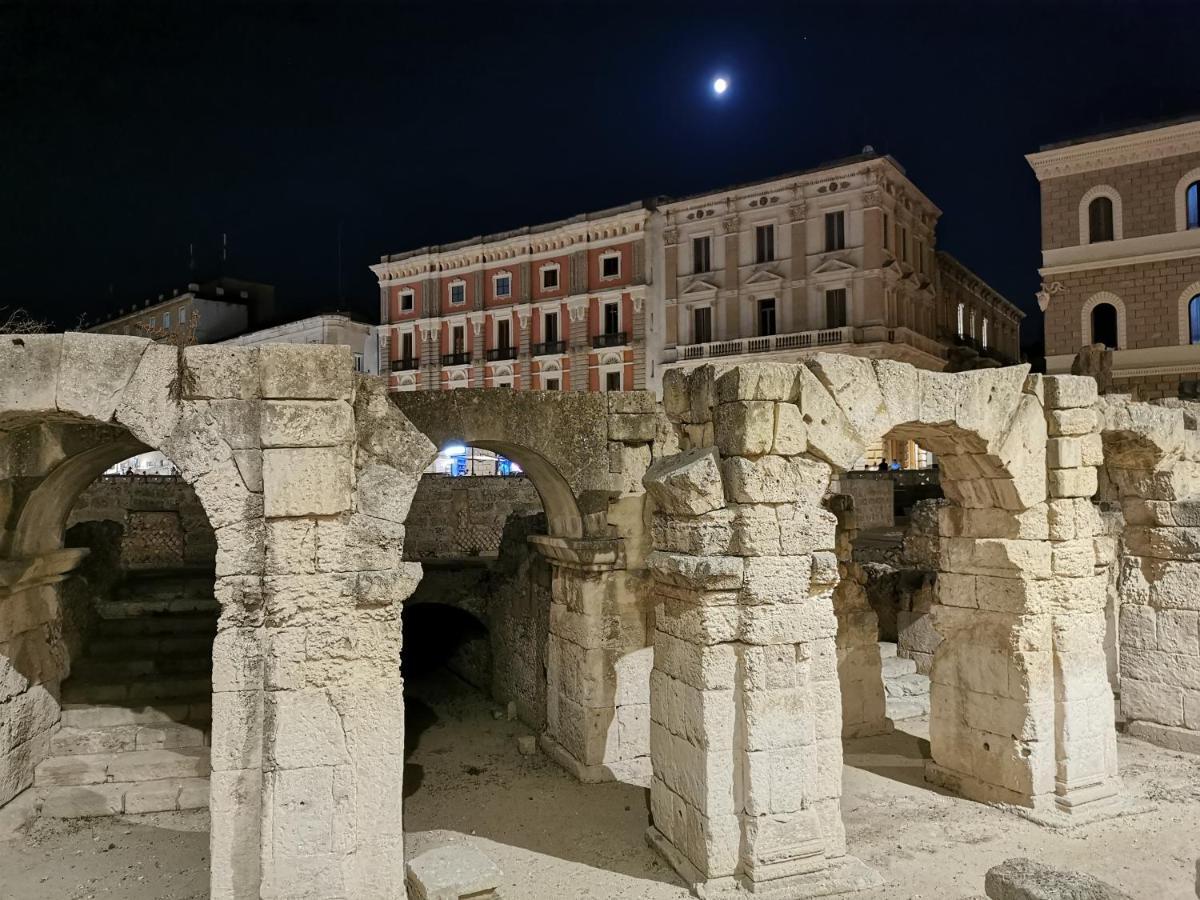 Апартаменты Piazza Sant' Oronzo Civico 40 Лечче Экстерьер фото